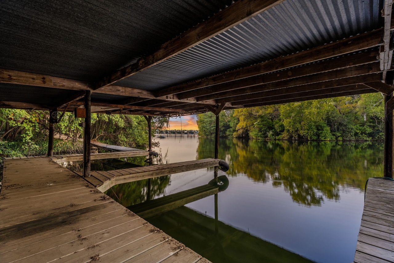 1700 Lakeshore Drive