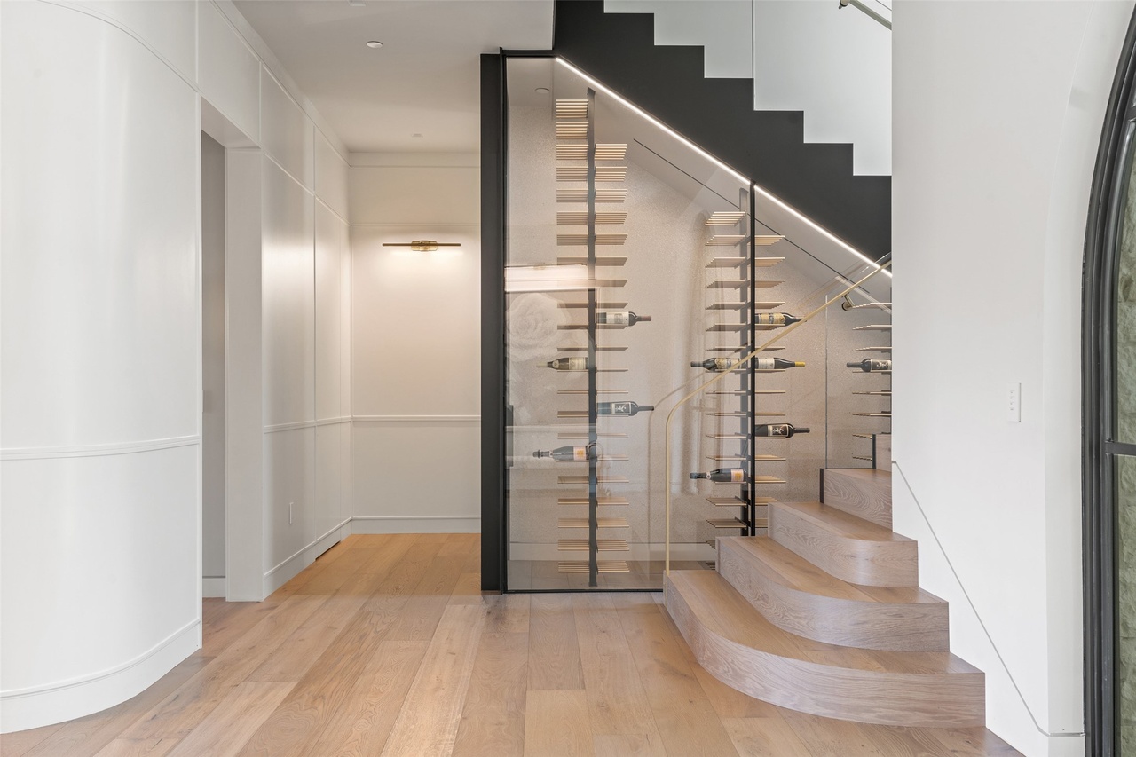 3111 Above Stratford