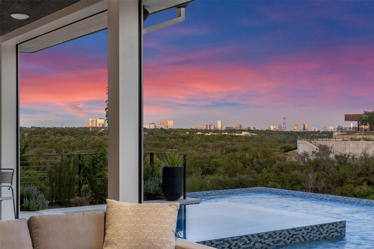 3111 Above Stratford