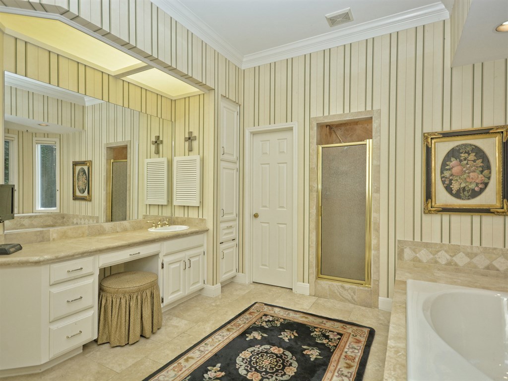 4209 Hidden Canyon Cv